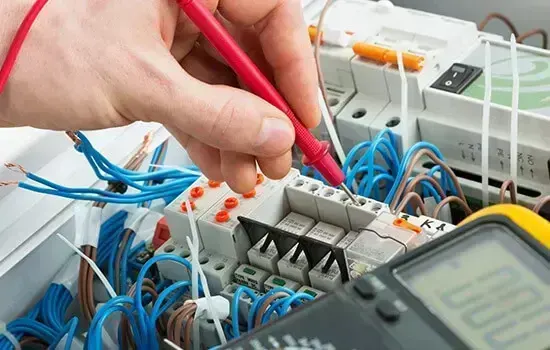 Professional electrician in Preston